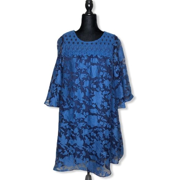 Champagne & Strawberry Blue Lace Reunion on the Rhine Dress size Medium - Picture 3 of 12